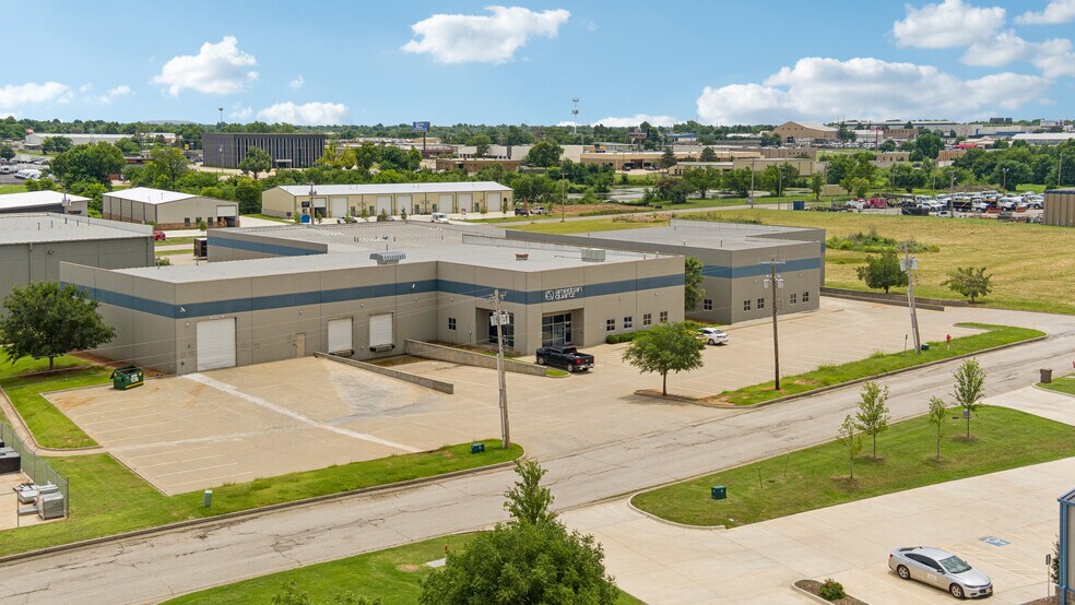 More Photos Of 3200 S Thomas Rd, Oklahoma City Warehouse For Lease