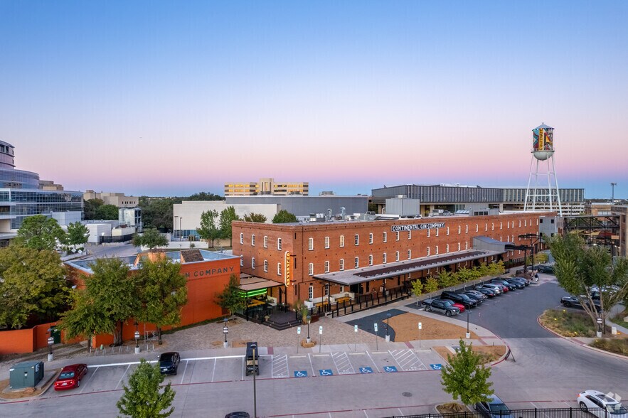 More Photos Of 3309 Elm St, Dallas Office For Sale