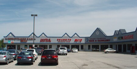 More Photos Of 3905 W 96th St, Indianapolis Storefront For Lease