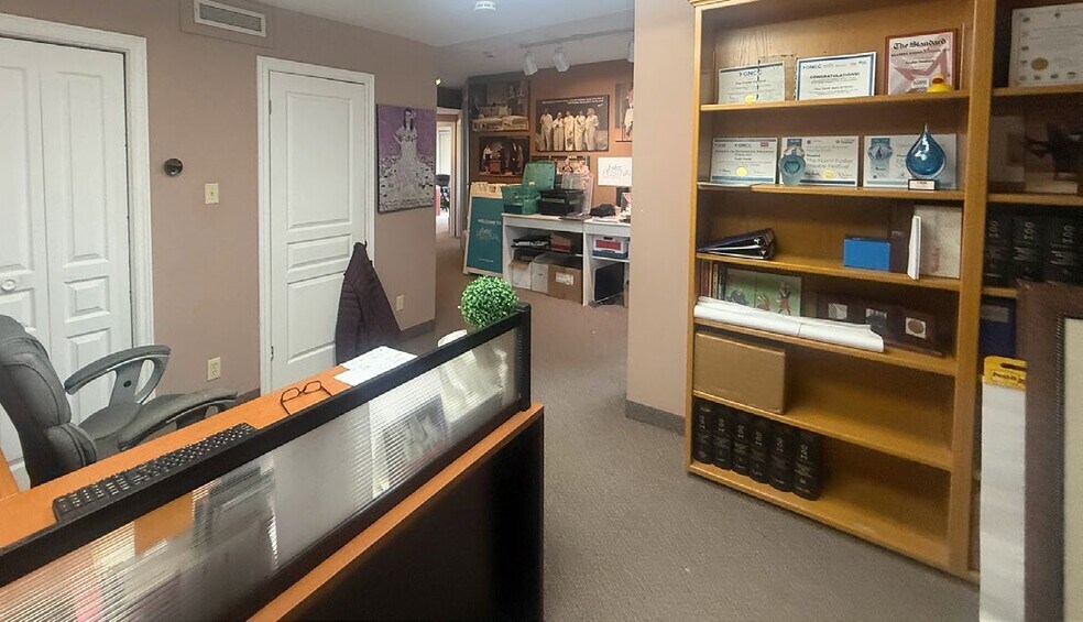 More Photos Of 5 Race St, St Catharines Office For Sale