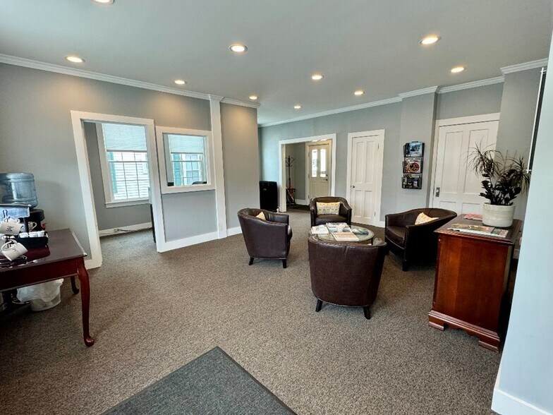 More Photos Of 204 Union St, Bennington Office Residential For Lease