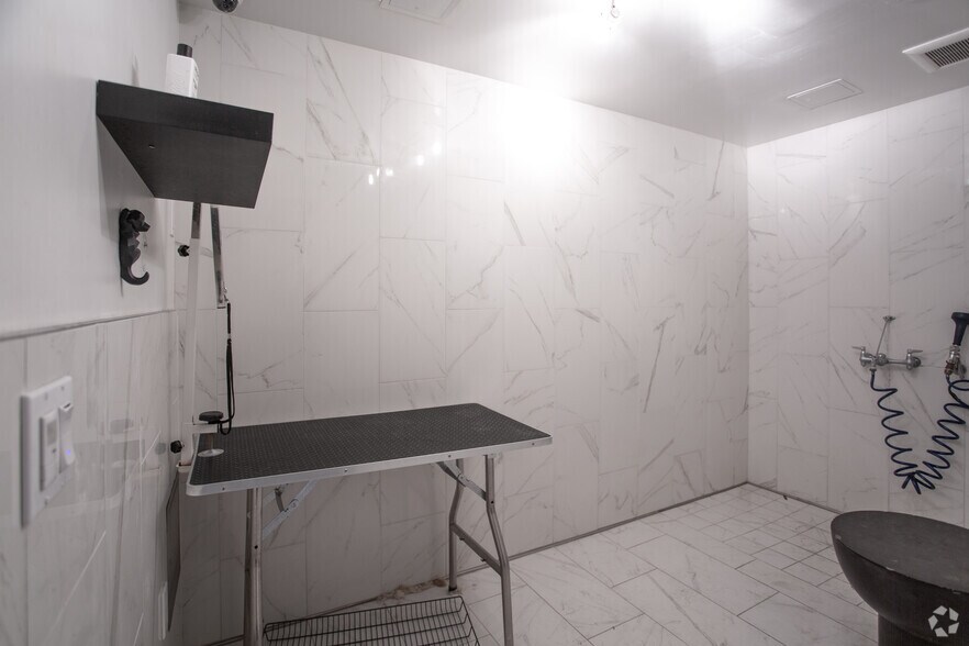 More Photos Of 11405 Chandler Blvd, North Hollywood Apartments For Sale