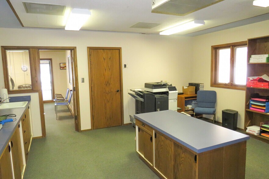 More Photos Of 1245 S Fabrique Dr, Wichita Flex For Sale