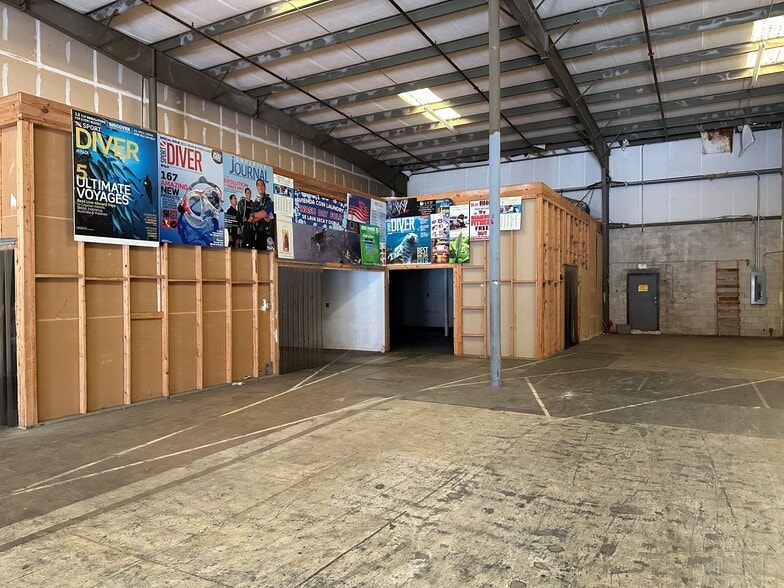 More Photos Of 4440 Metric Dr, Winter Park Warehouse For Lease