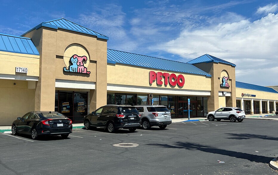 More Photos Of 17100 Bear Valley Rd, Victorville General Retail For Lease
