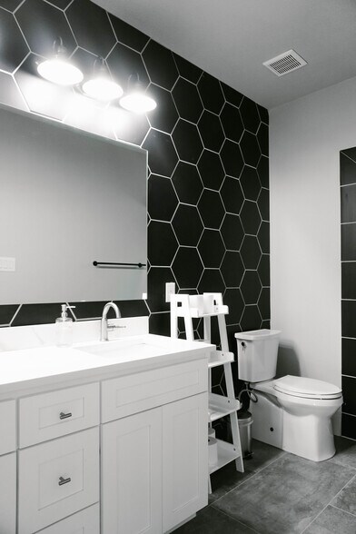 More Photos Of 4911 Alton Ave, Dallas Multifamily For Sale