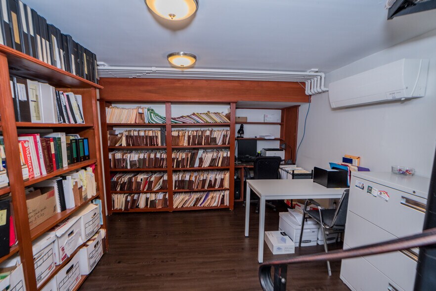 More Photos Of 48 Union Ave, Saratoga Springs Specialty For Sale