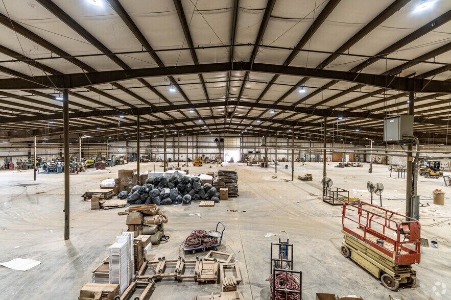 More Photos Of 4669 Mount Sharon Rd, Greenbrier Industrial For Lease
