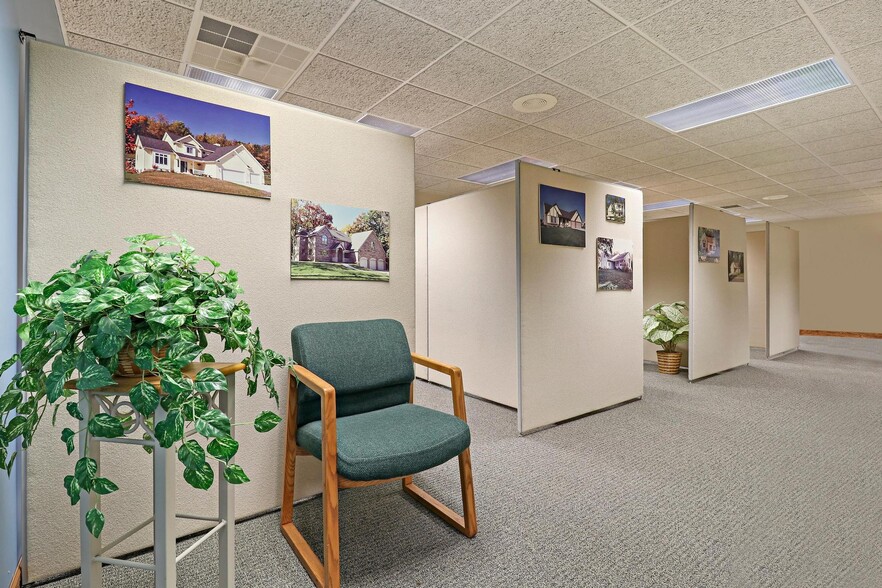 More Photos Of 5300 Green Bay Rd, Kenosha Medical For Lease