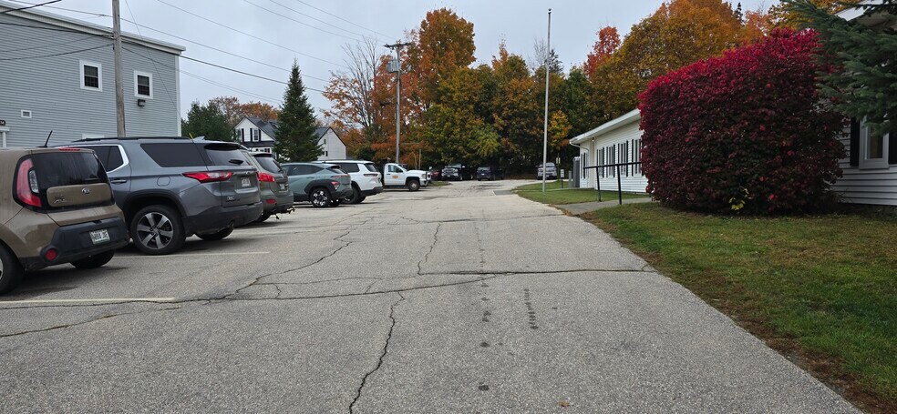 More Photos Of 12 Water St, Newport Specialty For Sale