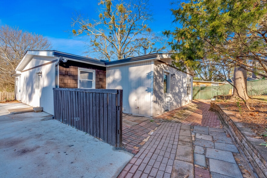 More Photos Of , Marietta Unknown For Sale