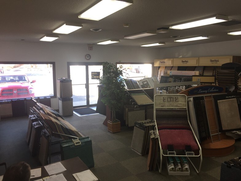 More Photos Of 28 S Main St, Voorheesville Warehouse For Lease