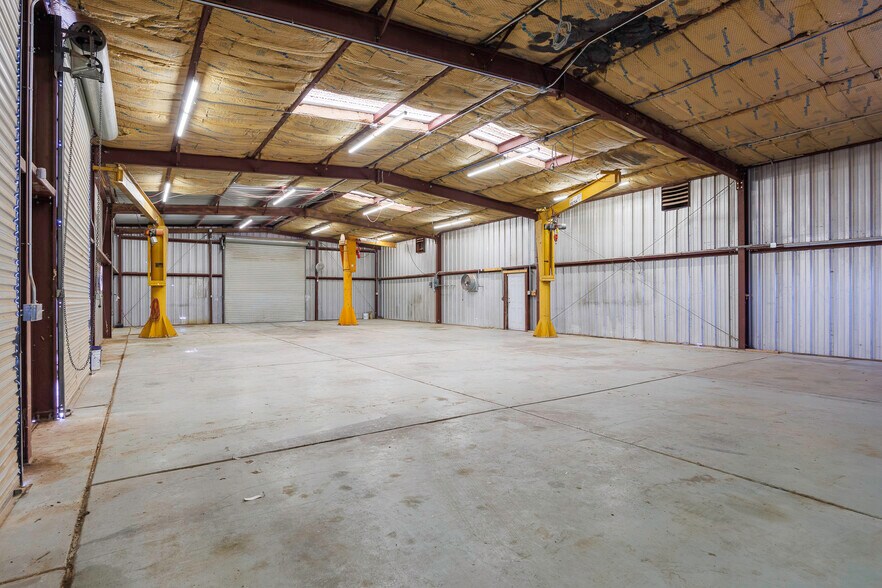 More Photos Of 15051 N Business 79 Hwy, Florence Service For Sale