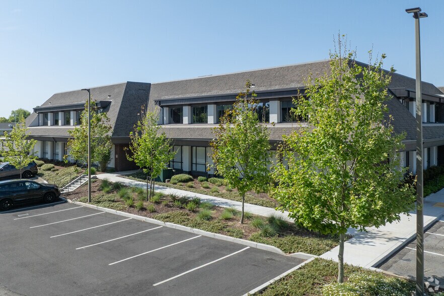 More Photos Of 2135 Butano Dr, Sacramento Office For Lease