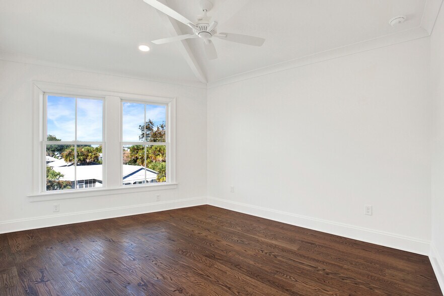 More Photos Of 104 17th pl, Tybee Island Multifamily For Sale