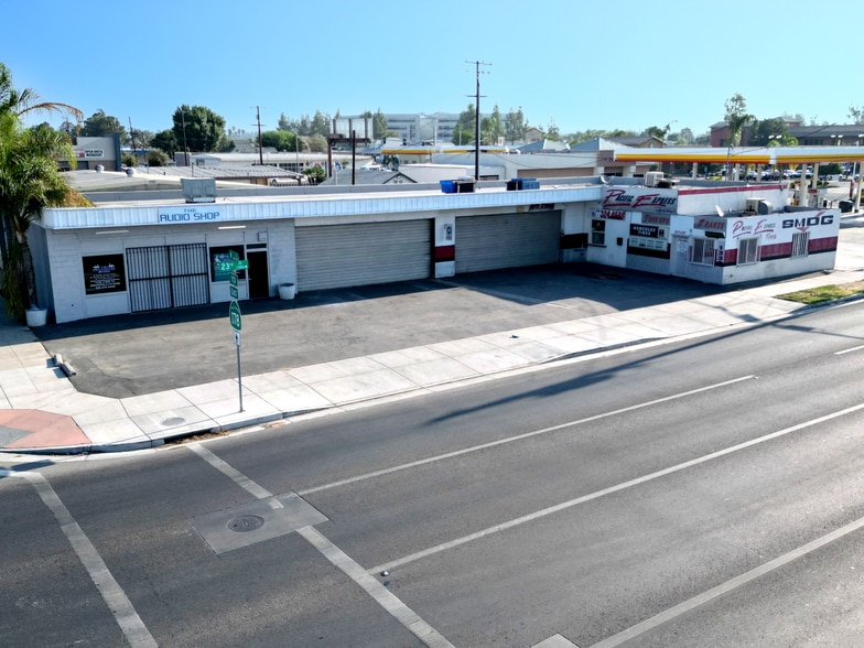 Primary Photo Of 1330 23rd St, Bakersfield Auto Repair For Sale