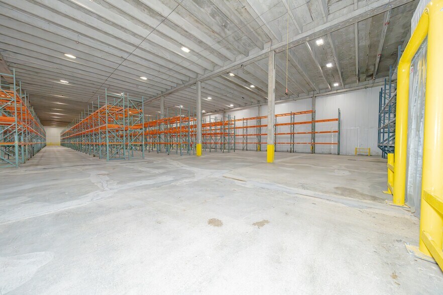 More Photos Of 18770 NE 6th Ave, Miami Refrigeration Cold Storage For Lease