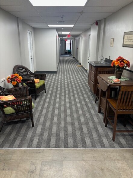 More Photos Of 400 W 15th Ave, Emporia Apartments For Sale