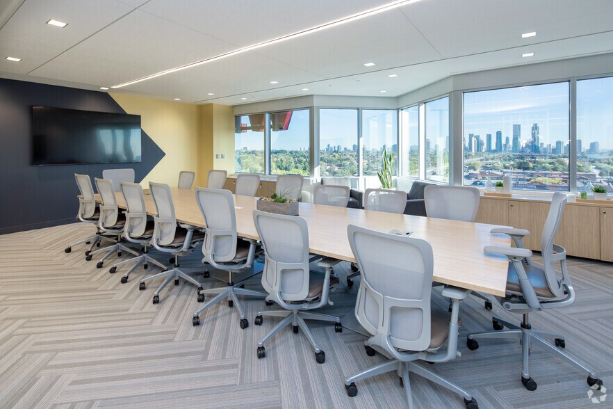 More Photos Of 1270 Central Pky, Mississauga Unknown For Lease