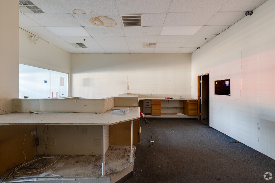More Photos Of 5610 Lancaster Ave, Philadelphia Storefront For Lease