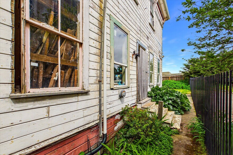 More Photos Of 1625 G St, Eureka Multifamily For Sale