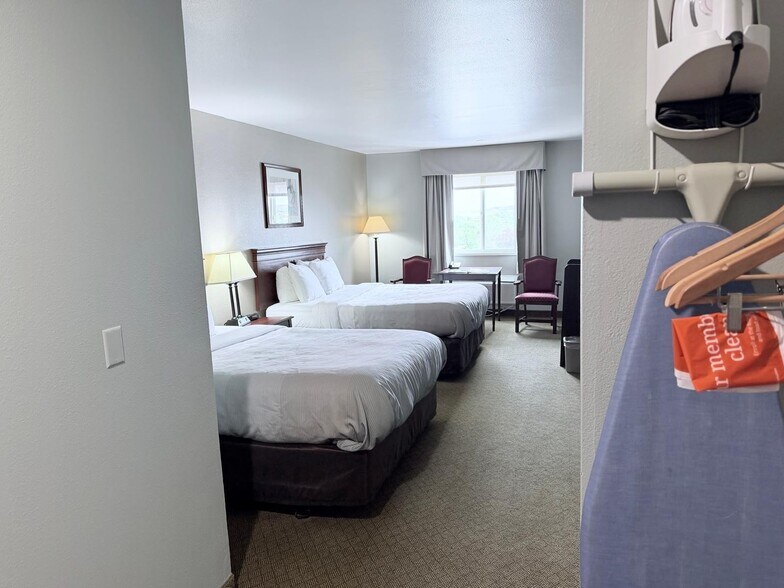 More Photos Of 590 E Main St, Price Hotel For Sale