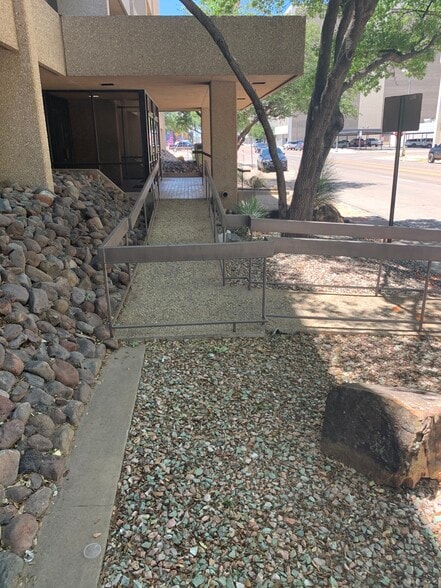 More Photos Of 125 W Missouri Ave, Midland Office For Lease