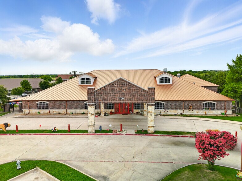 Primary Photo Of 1700 Cedar Run, Ennis Daycare Center For Sale