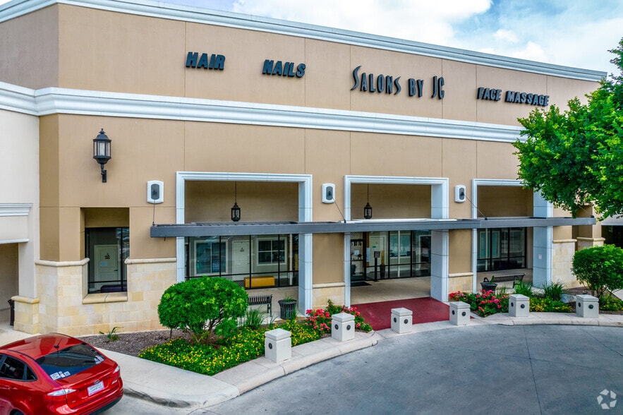 More Photos Of 999 E Basse Rd, San Antonio Unknown For Lease