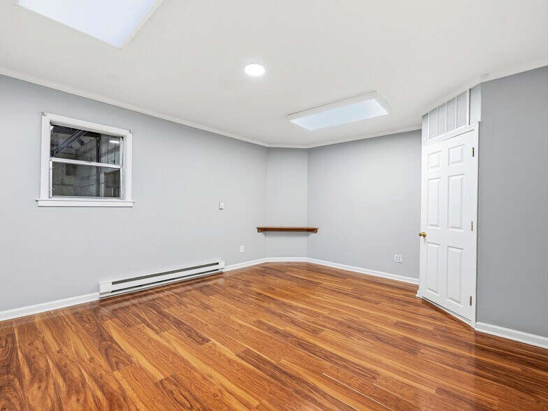 More Photos Of 5 Woodland Dr, Asheville Warehouse For Sale