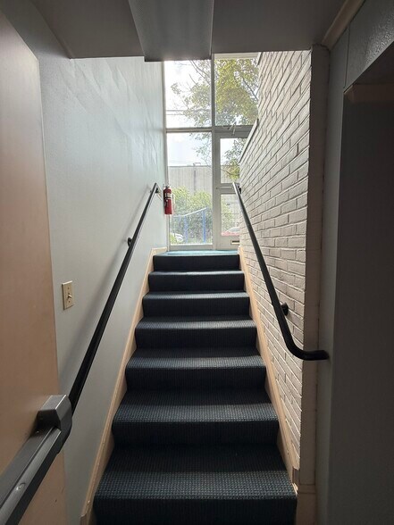 More Photos Of 584 Wyoming Ave, Kingston Medical For Sale