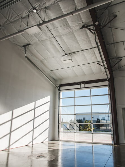 More Photos Of 1019 S Heatherwilde Blvd, Pflugerville Research And Development For Lease