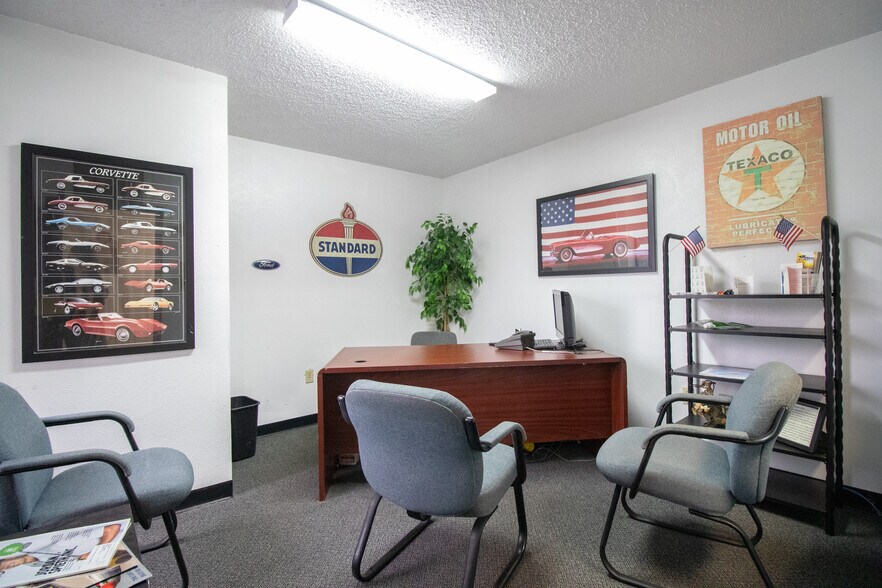 More Photos Of 1577 N FM 157, Mansfield General Retail For Sale