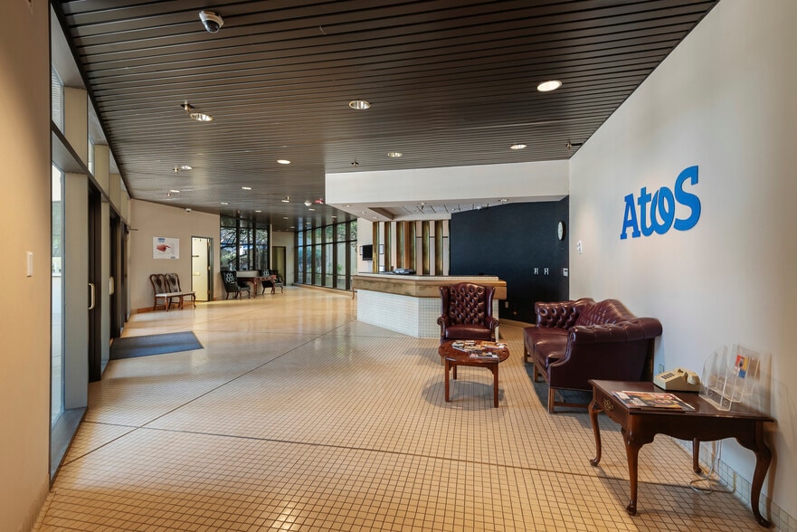 More Photos Of 5000 S Bowen Rd, Arlington Industrial For Lease