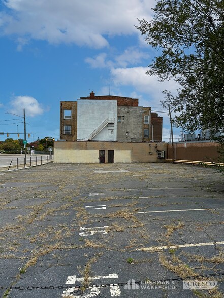 More Photos Of 3608 Euclid Ave, Cleveland Office Residential For Lease