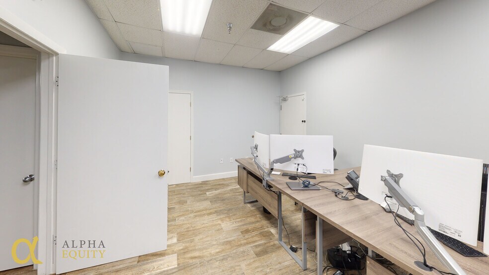 More Photos Of 109-115 Commerce St, Lake Mary Unknown For Lease