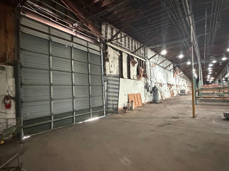More Photos Of 320 Commerce Ct, Rocky Mount Warehouse For Lease