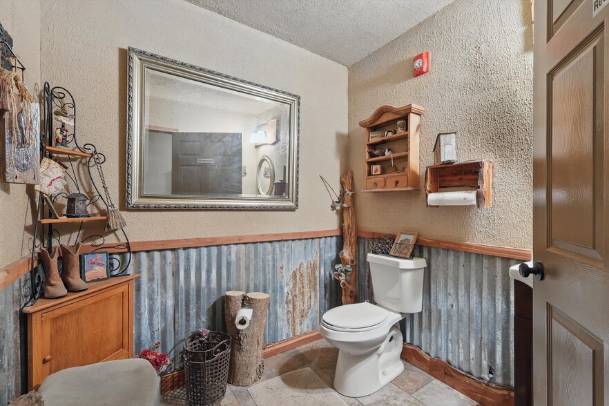 More Photos Of 206 W McCart St, Krum Storefront For Sale