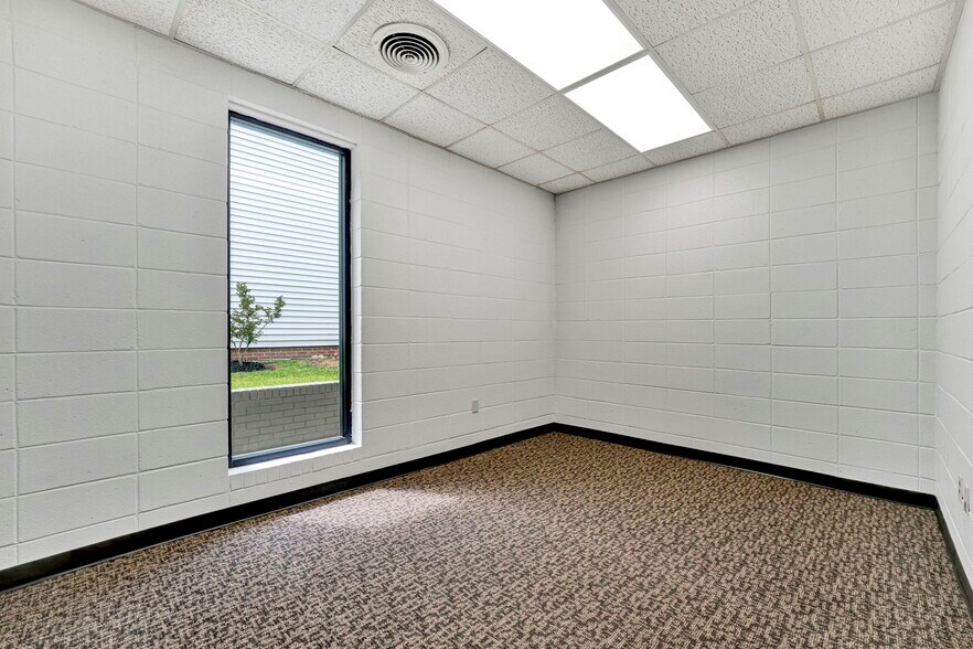 More Photos Of 221 W Laurens St, Laurens Medical For Lease