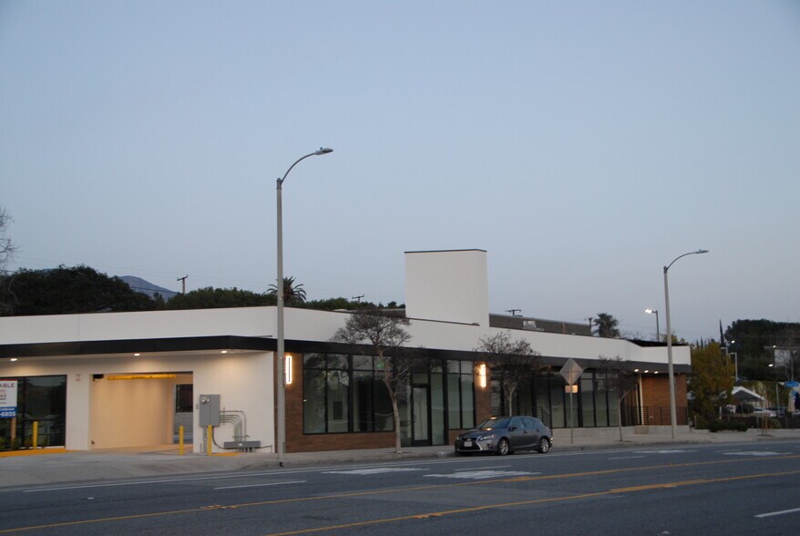 More Photos Of 2865 Foothill Blvd, La Crescenta Storefront Retail Office For Lease