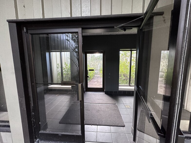 More Photos Of 207 Dunson St, Andalusia Light Distribution For Sale