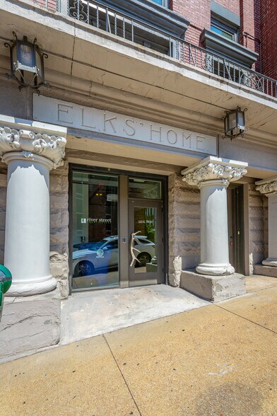 More Photos Of 123 E 7th St, Chattanooga Office For Lease