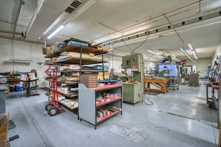 More Photos Of 1820 Delaware Pl, Longmont Warehouse For Sale