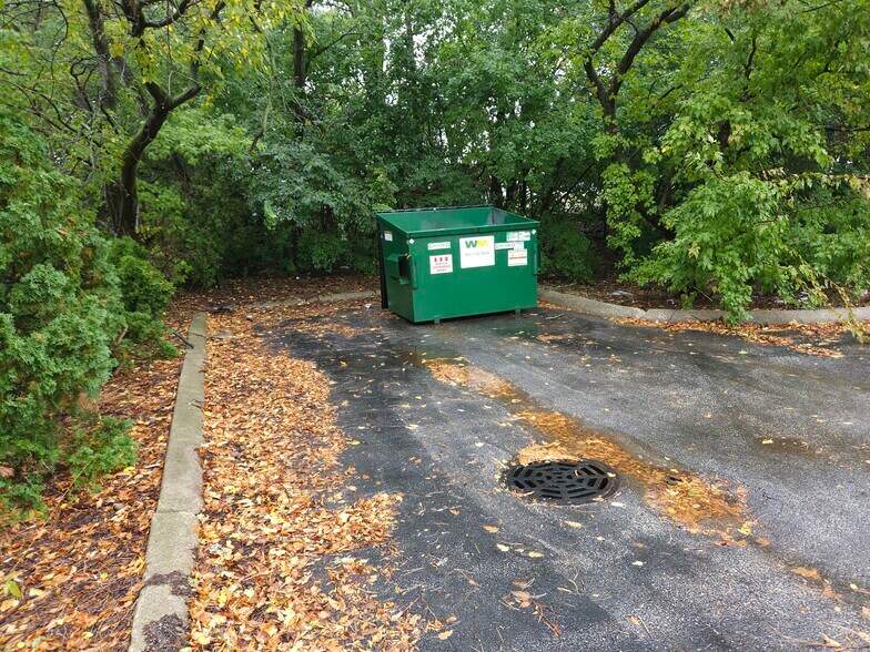 More Photos Of 825 W 75th St, Willowbrook Light Manufacturing For Lease