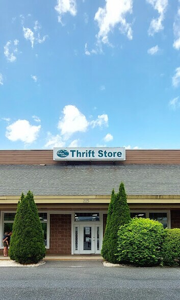 More Photos Of 225 Boone Heights Dr, Boone Storefront Retail Office For Sale