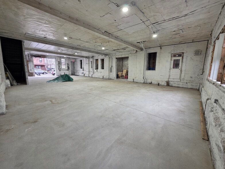 More Photos Of 129 11th St, Brooklyn Manufacturing For Lease