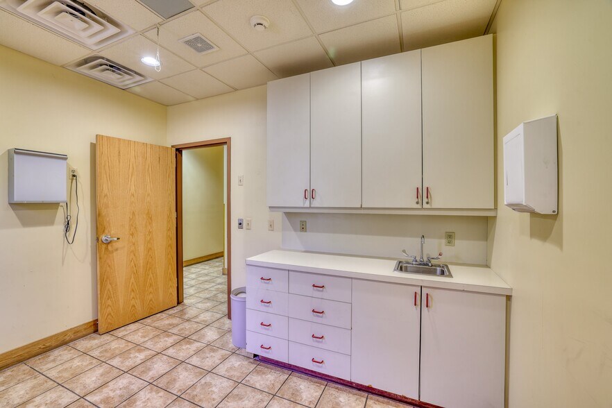 More Photos Of 14 Harris Bushville Rd, Monticello Medical For Sale