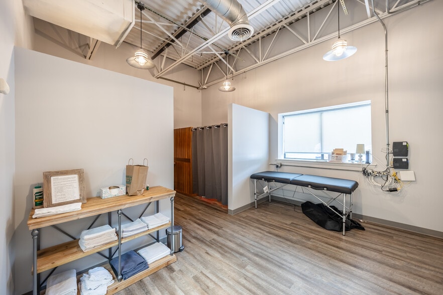 More Photos Of 1290 Blossom Dr, Victor Medical For Lease