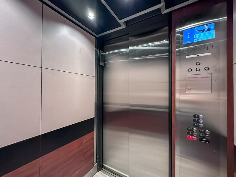 More Photos Of 103 S Florida Ave, Lakeland Office For Lease