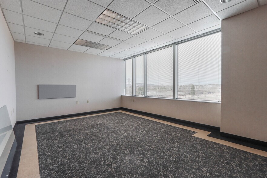 More Photos Of 11 Scott St, Wausau Office For Lease